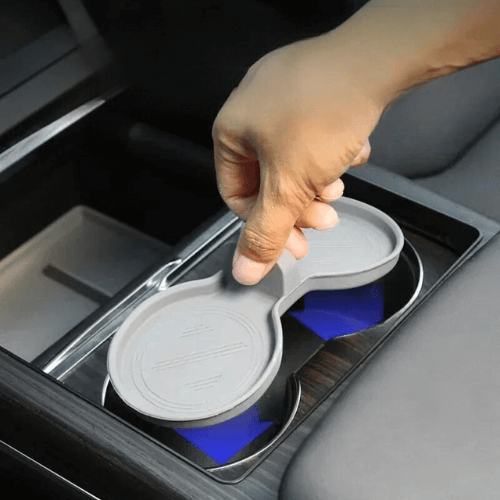 Protection de console centrale pour Tesla avec support de verre offrant élégance et durabilité dans l'intérieur du véhicule.