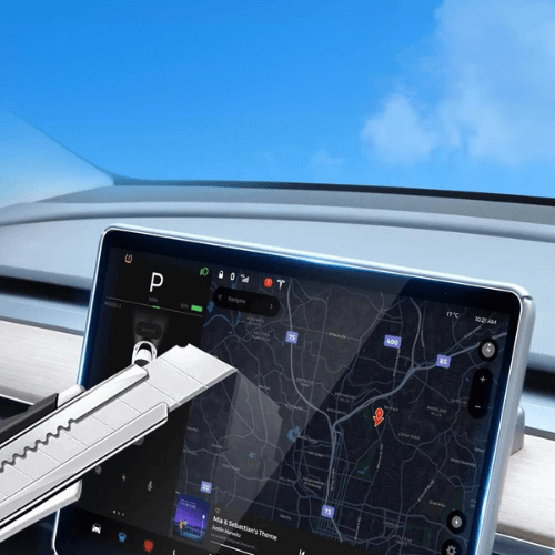 Protection d'écran pour Tesla Model 3 et Y montrant un écran avec une carte et un cutter.