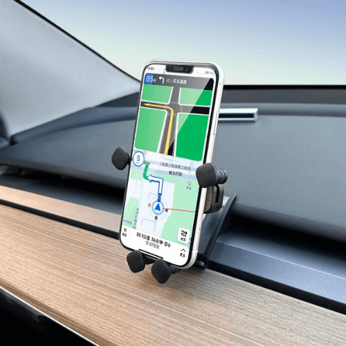 Support de téléphone pour Tesla avec carte GPS, conçu pour un accès facile et sécurisé pendant la conduite.