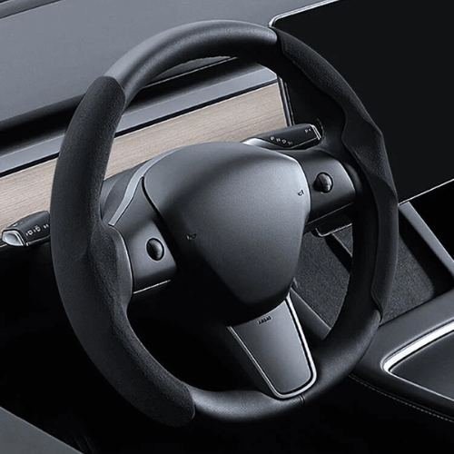 Couvre volant en suédine pour Tesla, alliant confort et style pour une expérience de conduite améliorée.