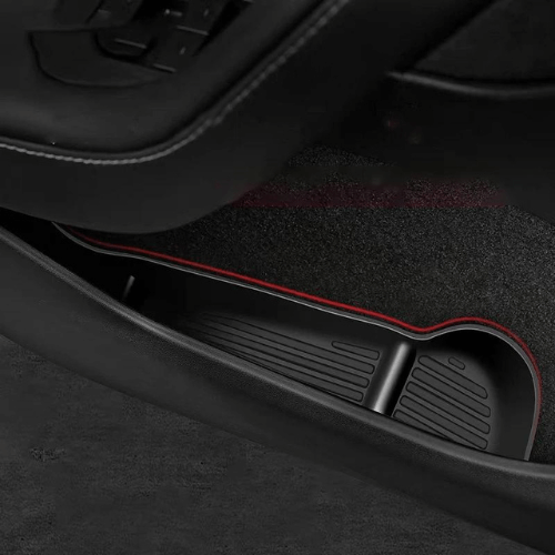 Protection d'aumônière pour portière de Tesla Model Y, élégante et durable, avec design spécifique et finition rouge.