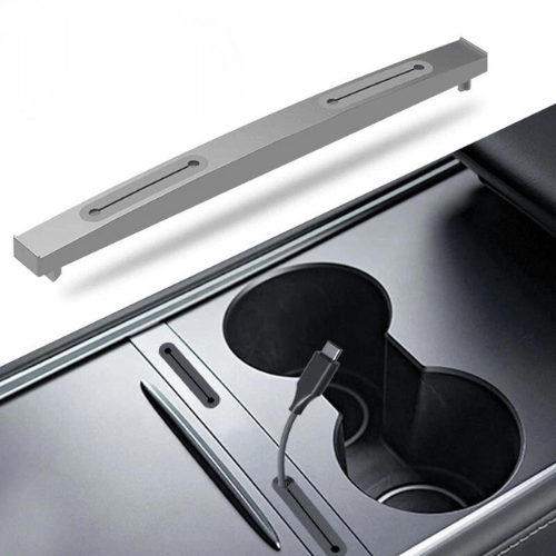 Passe-câbles pour console centrale de Tesla Model 3 ou Y, avec connecteur USB et design élégant.
