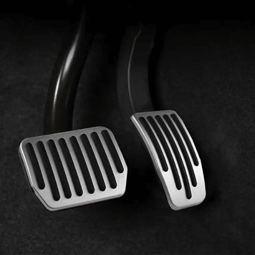 Pédalier en aluminium pour Tesla Model 3 et Y, offrant design élégant et adhérence optimale.