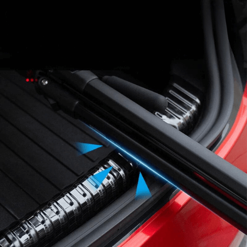 Protection de seuil de coffre pour Tesla Model 3 Highland, protégeant contre les rayures et l'usure.