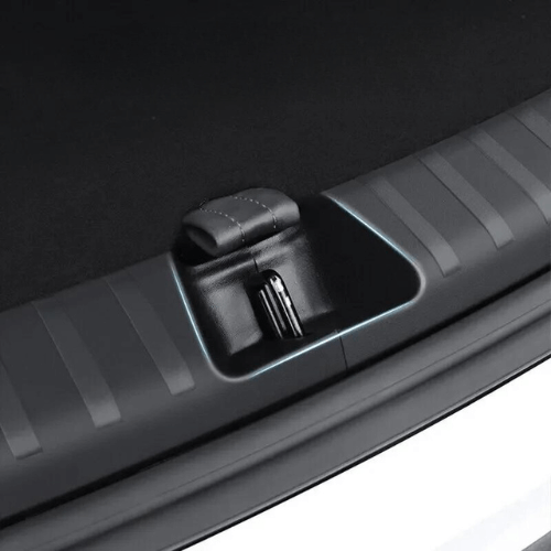 Protections de seuil de coffre pour Tesla Model Y, design élégant et fonctionnel, protègent contre rayures et chocs.
