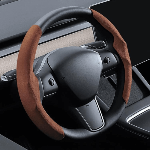 Couvre volant en suédine brun pour Tesla, alliant confort, style et durabilité pour un meilleur contrôle sur la route.