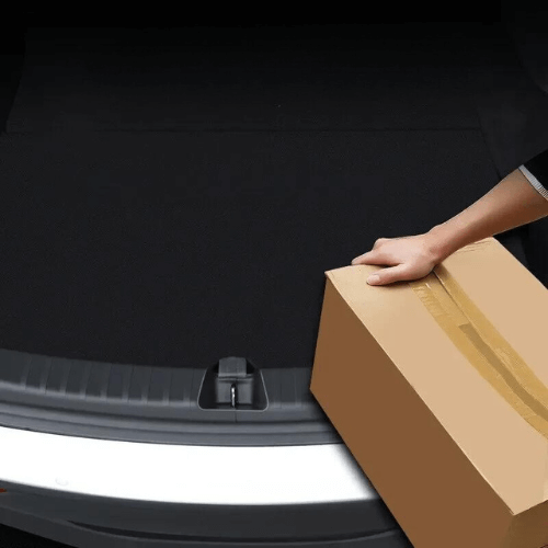 Protection de seuil de coffre pour Tesla Model Y, offrant élégance tout en protégeant contre les rayures.