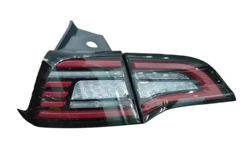 Feux arrière LED Style pour Tesla, design moderne, visibilité optimale et installation facile.
