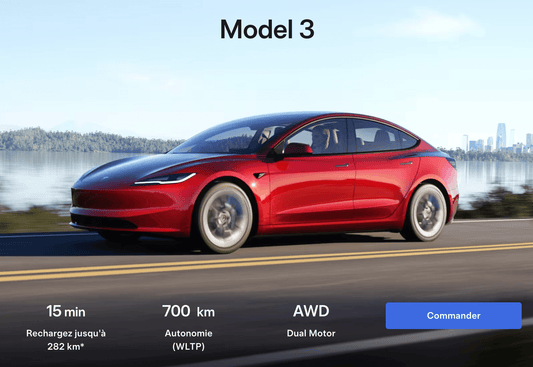 Tesla Model 3 Grande Autonomie Propulsion rouge sur une route près d'un lac, spécifications de recharge et autonomie affichées