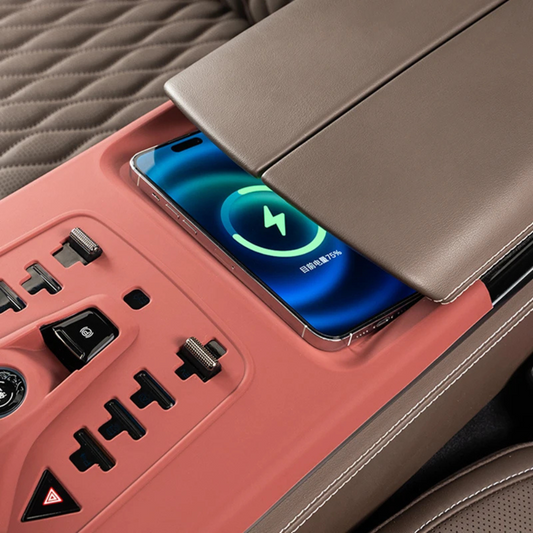 Covering de console centrale pour BYD Han, avec chargement sans fil et design élégant.