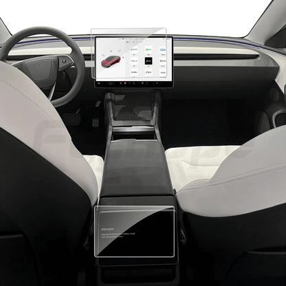 Protection d'écran en verre trempé installée dans l'intérieur moderne d'une Tesla, offrant une vue claire et sécurisée.