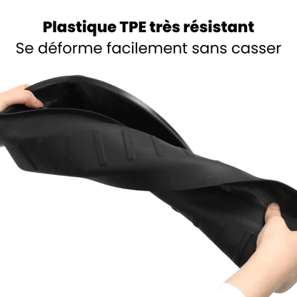 Exemple de plastique TPE très résistant qui se déforme facilement, illustrant la flexibilité du matériau.